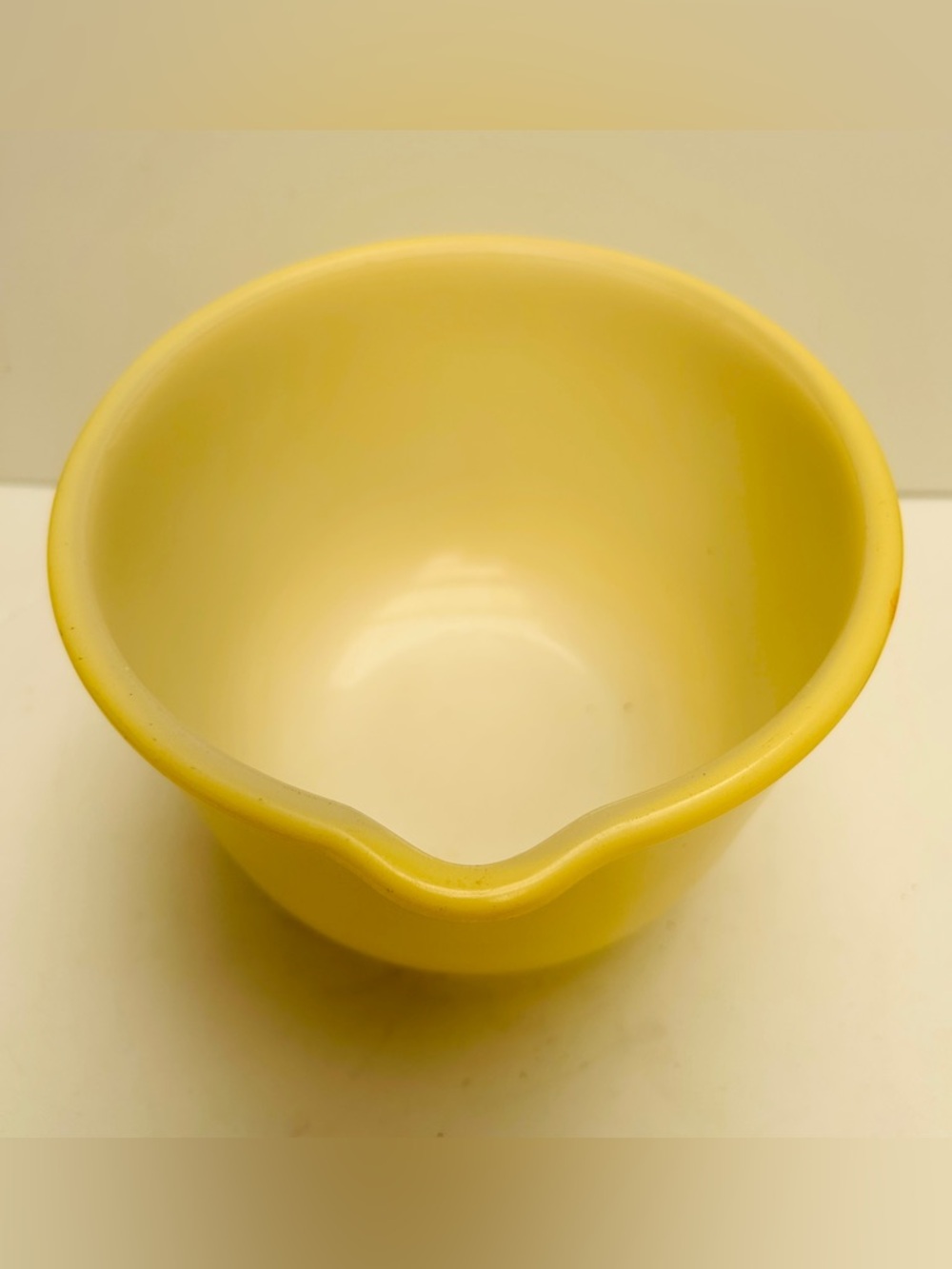 Vintage Glasbake bowl by Sunbeam. Pale yellow color. - Picture 2 of 5